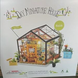 Polite “Cathy’s Flower House” DG104 Minature House Kit NIB